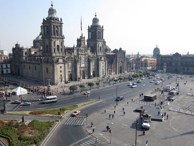 800px-Mexico_City_Zocalo_Cathedral
