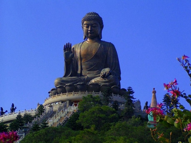 Tian_Tan-Buddha-on-Lantau_Island-Hong-Kong